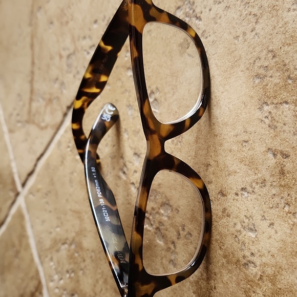 Betsey Johnson Accessories - Betsy Johnson Chunky Reading Glasses